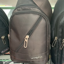 胸包男士小背包手机包实用骑行旅游小包收钱包生意防水 单肩韩版搭