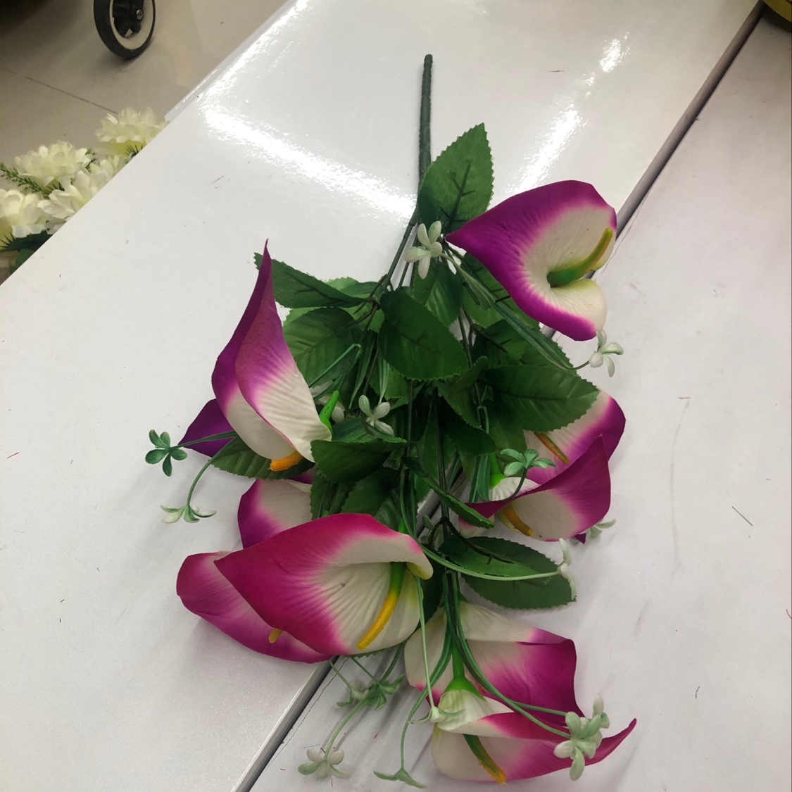 Ten calla lilies