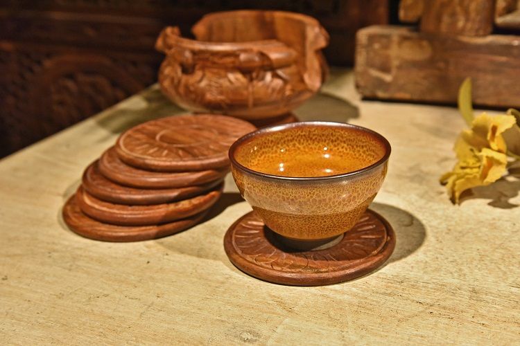 木质工艺品实物图