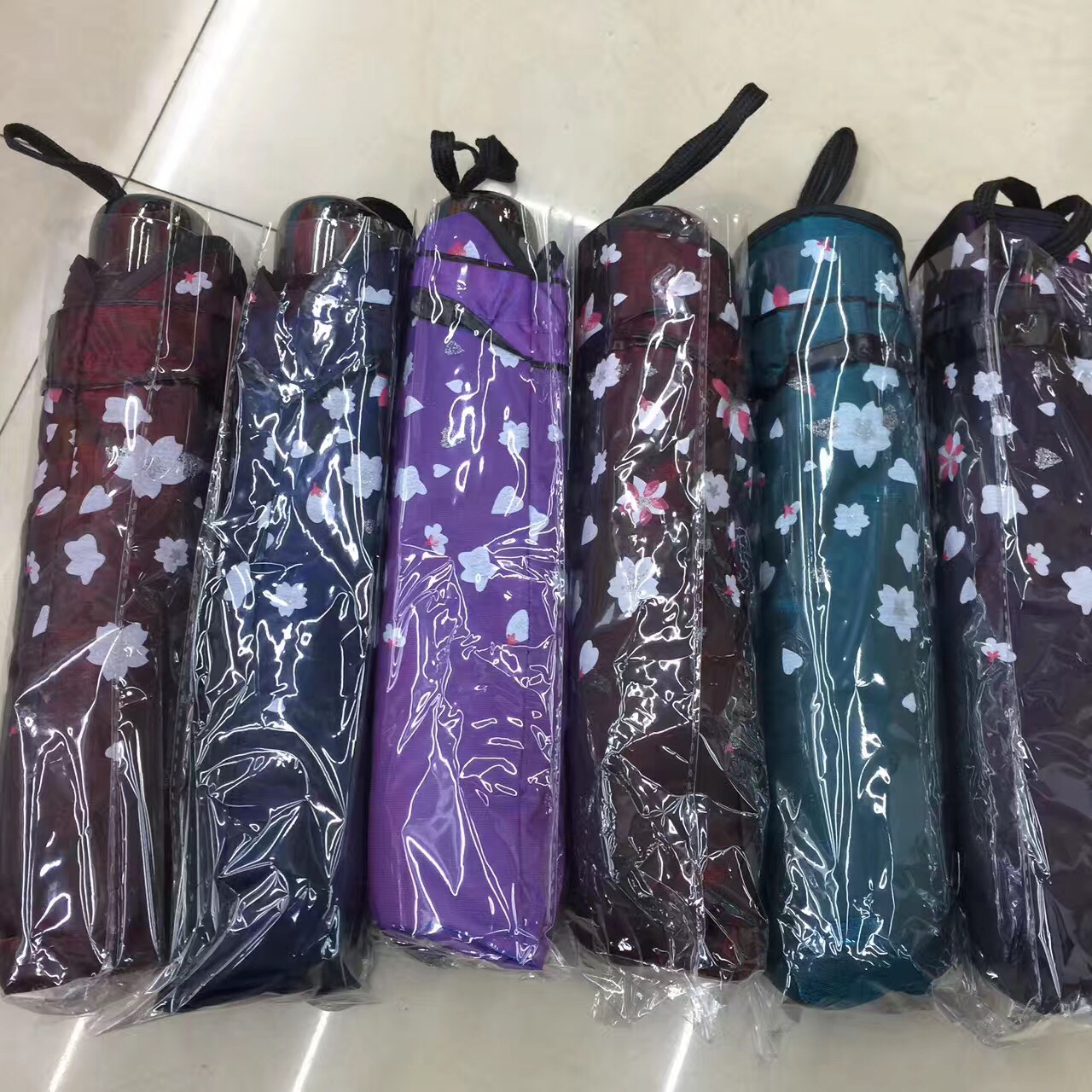 Black rubber lace folding umbrella details Picture