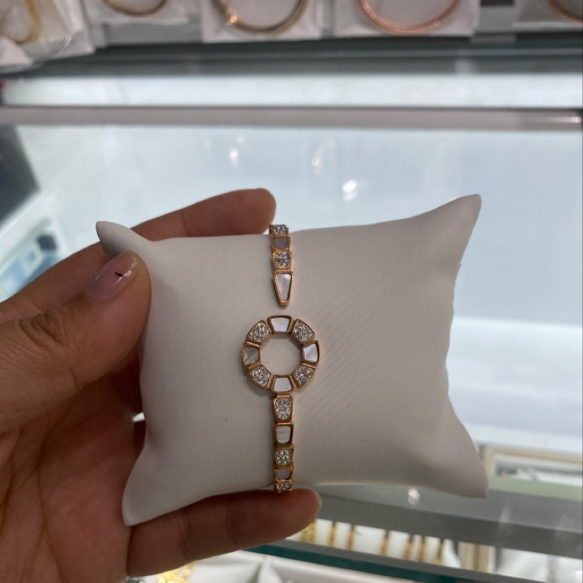 Fashionable color-preserving snake head bracelet, classic bestseller, live-streaming hit, cross-border bestseller