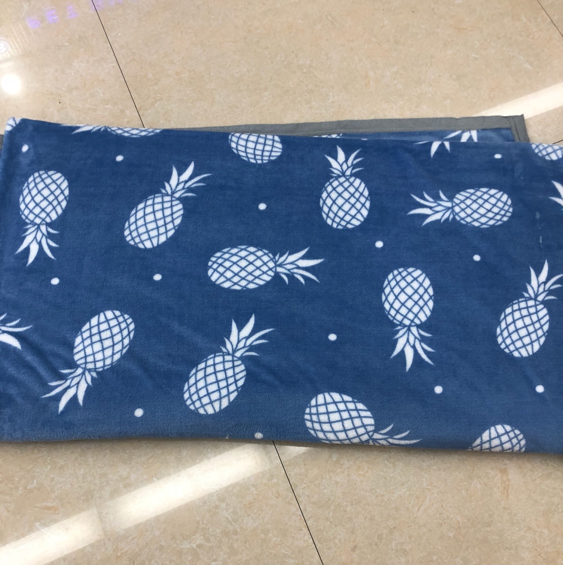 金貂绒、法莱绒、兰色带花图案