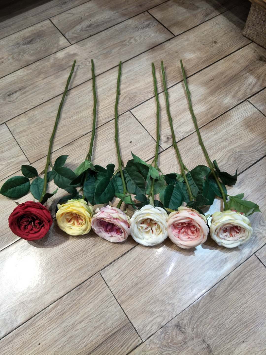 Single branch bud heart tea rose thumbnail