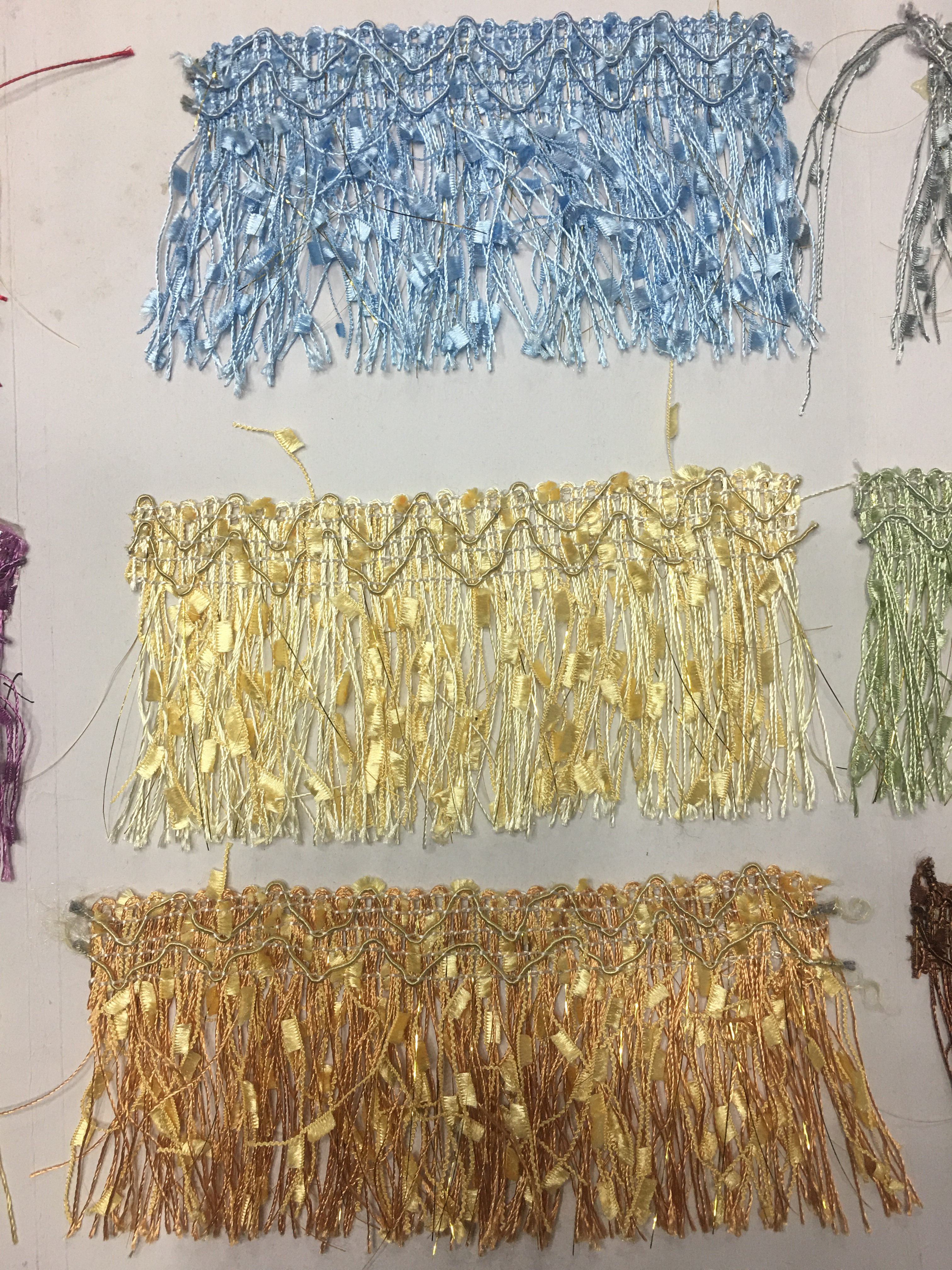 Monochrome red flag gauze Specification image