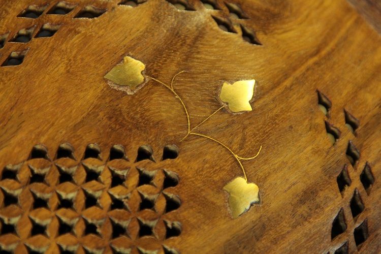 The square Bodhi wood copper-inlaid hollowed-out tray is small Application Scenario