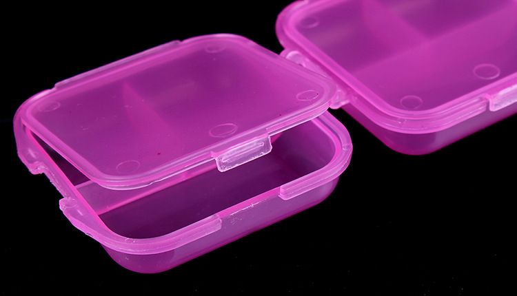 Travel portable 6-compartment sealed medicine box, small accessory plastic storage box, double-layer medicine classification box, gift box wholesale Application Scenario