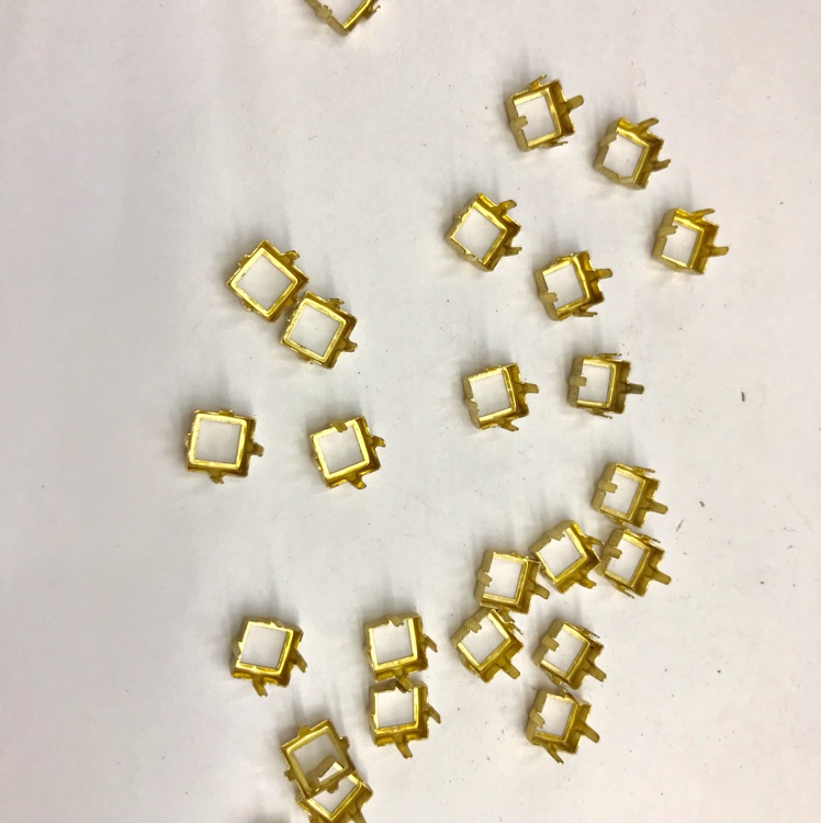 8*8正方镂空锆石爪