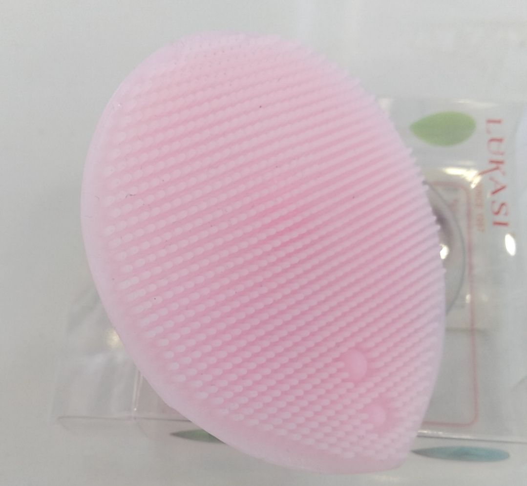 Wash your face in pink details Picture