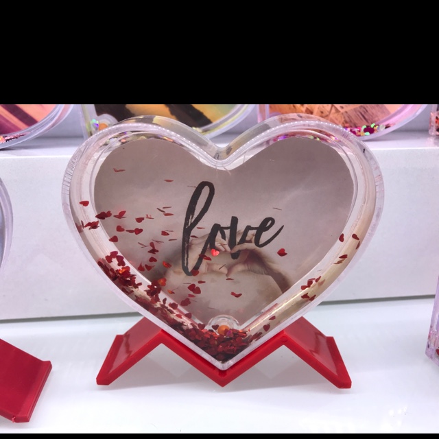 Zhehui Handicrafts: Flowing sand photo frame, heart-shaped photo frame, New home decoration items, desk ornaments, Home ornaments, Snowflake Red heart sequins