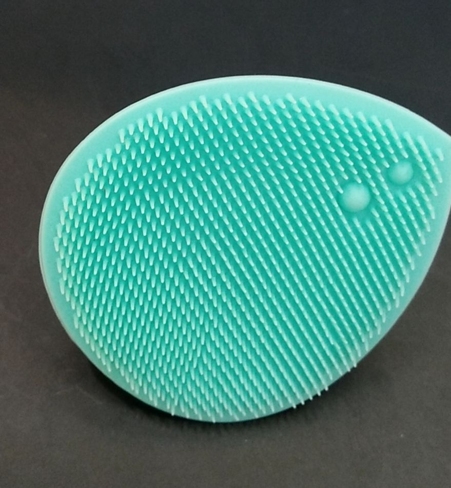 Large facial cleansing brush 80-70-25t with finger buckle, light green details Picture