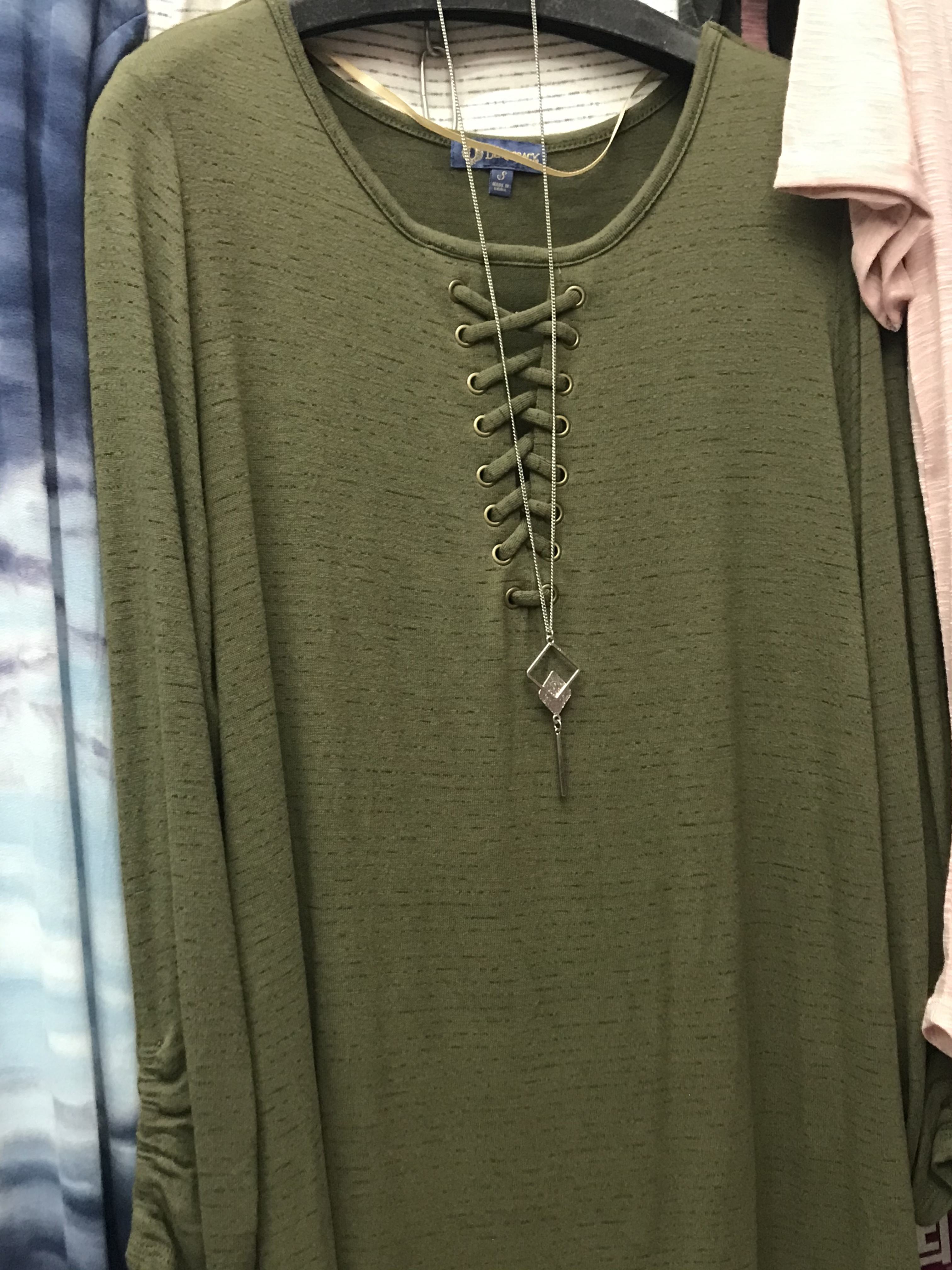 Women's green clothes details Picture