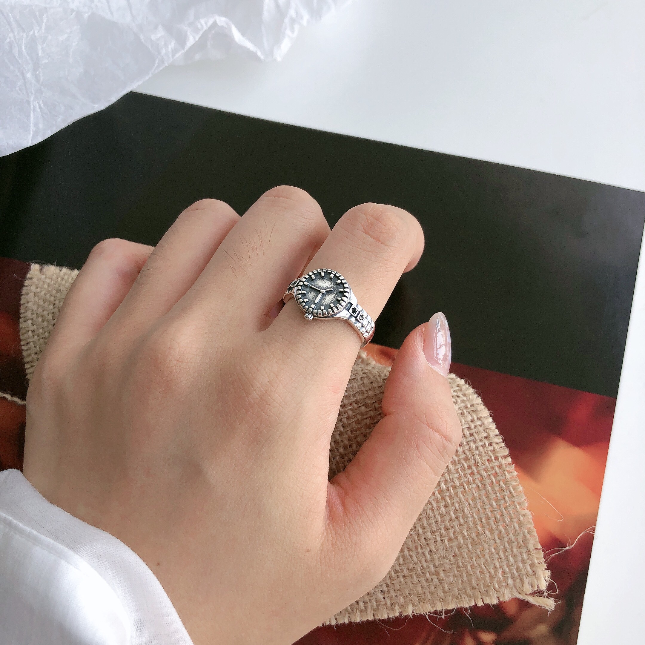 The ring for men and women is fashionable, individualistic, trendy, cold style, niche design, retro opening, and is a popular single index finger ring from Xinmingyang details Picture