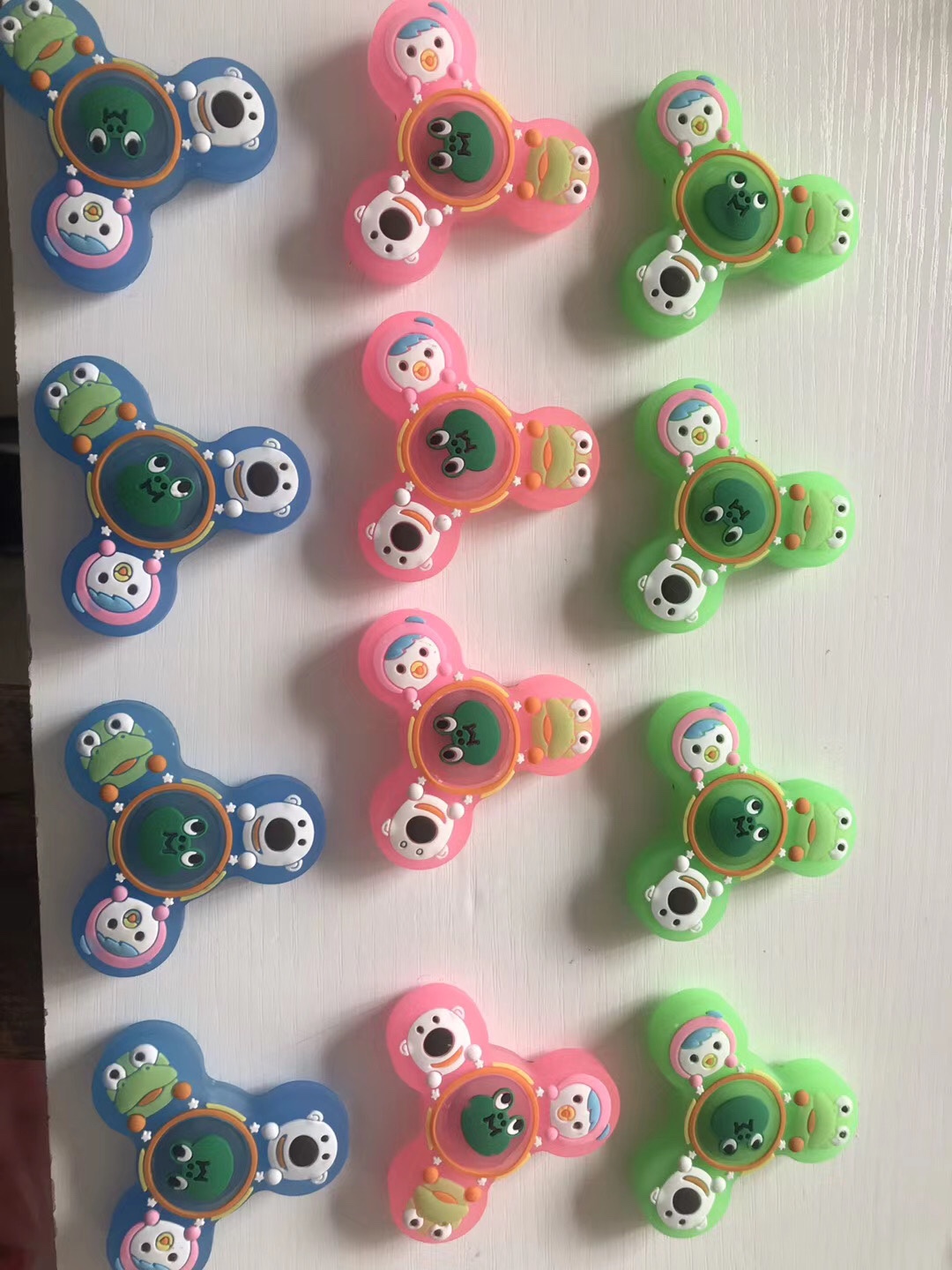 現货处理去蚊精油旋转手指陀罗多色白底实物图