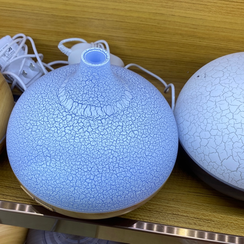 开裂花纹白底蓝色裂纹加湿器