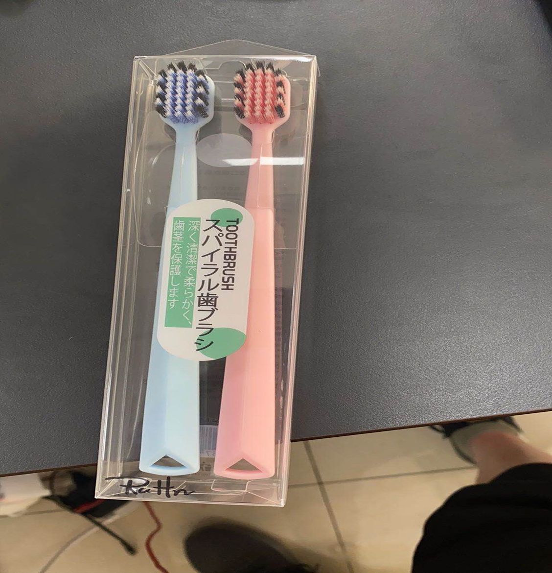 Yiwu Good cargo spiral bristles toothbrush /35366 full figure