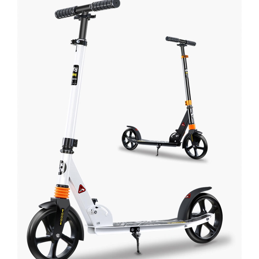 New Children's Three-Wheeled Scooter, Stylish And Light, Children's Favorite