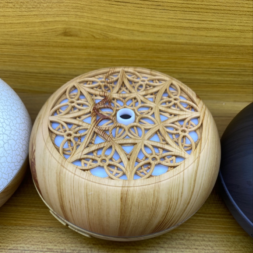 扁平顶部浅色原木花纹加湿器