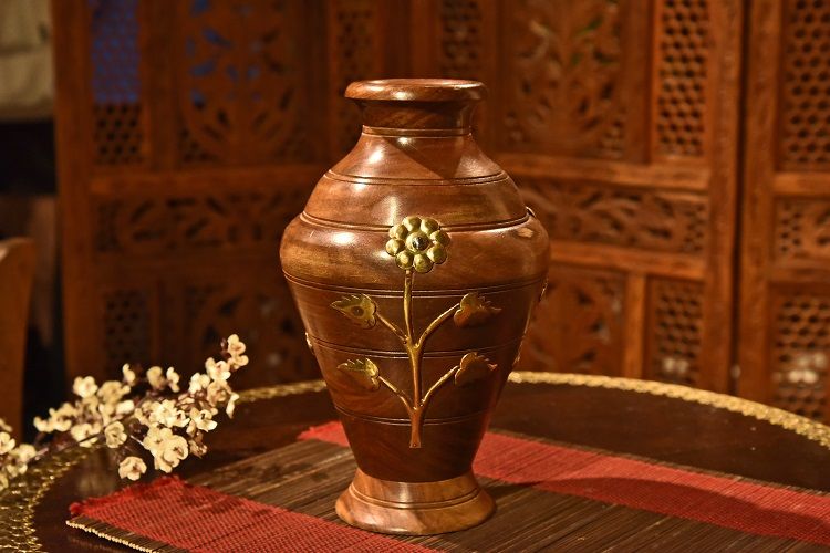 菩提木酒坛式嵌铜花瓶 小白底实物图