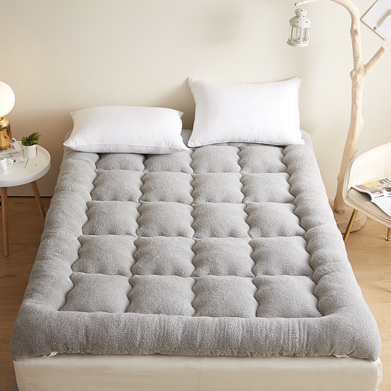 Wholesale feather velvet soft mattresses, five-star hotel three-dimensional thickened lambskin velvet 10cm mattresses, student dormitory quilts details Picture