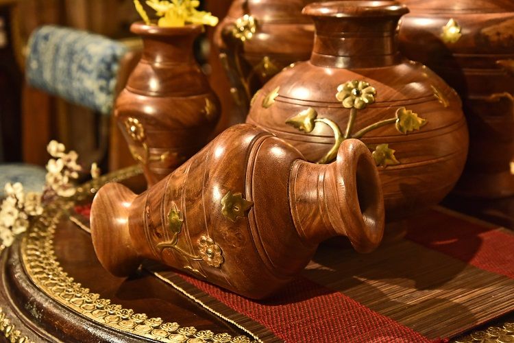 菩提木嵌铜花瓶3细节图