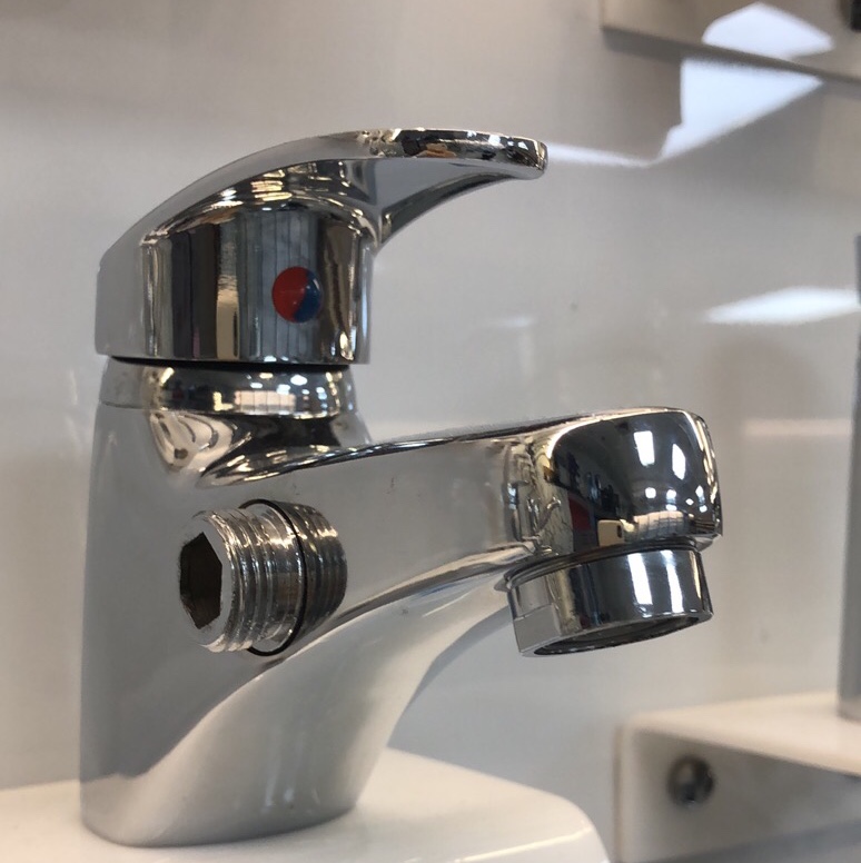 Double-purpose faucet for washbasin
