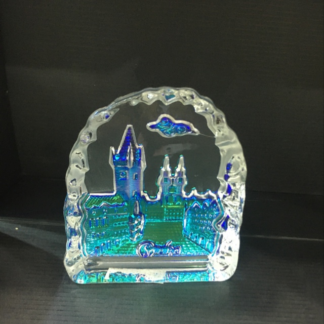 Crystal iceberg castle ornaments, large quantities, price negotiable