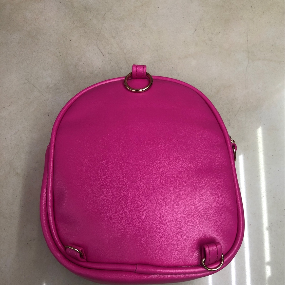 小女孩带花小书包细节图