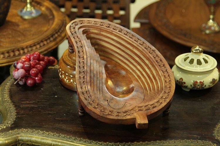 An Indian linden mango-shaped embedded fruit plate Item Picture