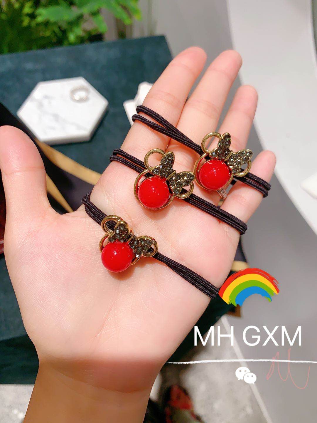 红色蝴蝶型头绳产品图