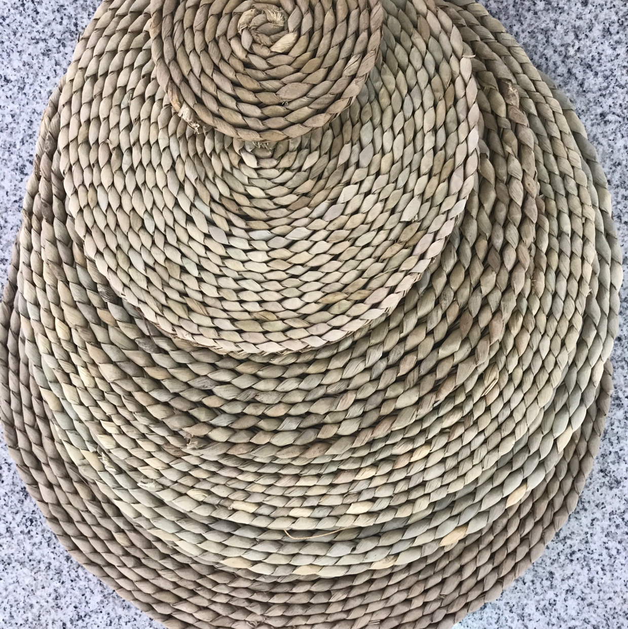 38Cm cattail grass round mat thumbnail
