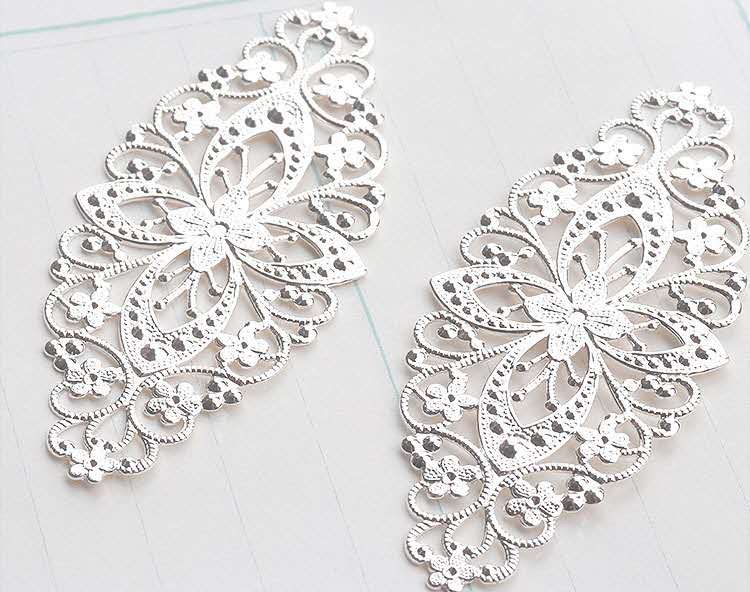 Ancient-style jewelry accessories, headwear, hairpins, and crowns, made of pure copper with large perforated flower pieces, 7/E3 Application Scenario