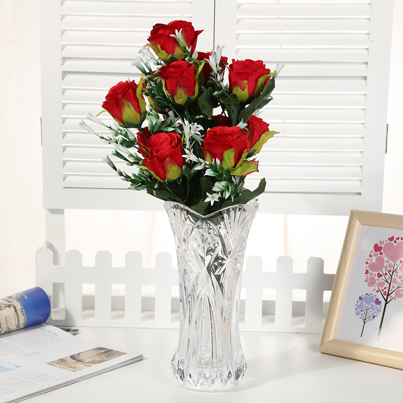 The manufacturer produces artificial flower studio wedding props, hand-held bouquets, home decorations, rose combinations and 12-head flower bouquets details Picture