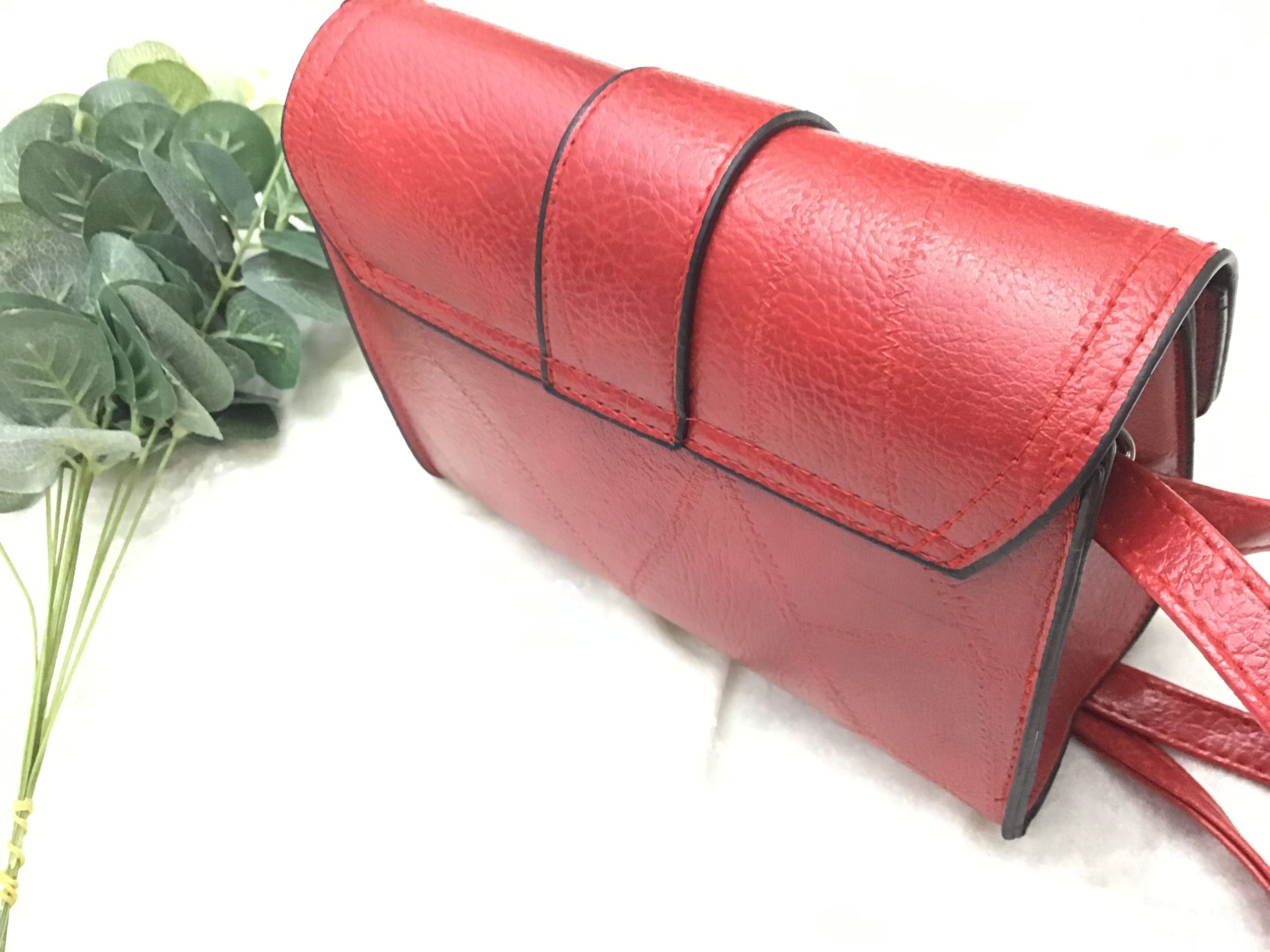 Fashionable ladies' PU crossbody single-shoulder bag detail image 2