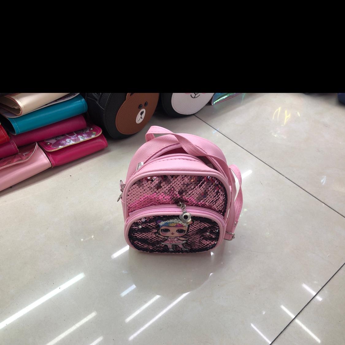 金喜娃娃小书包细节图