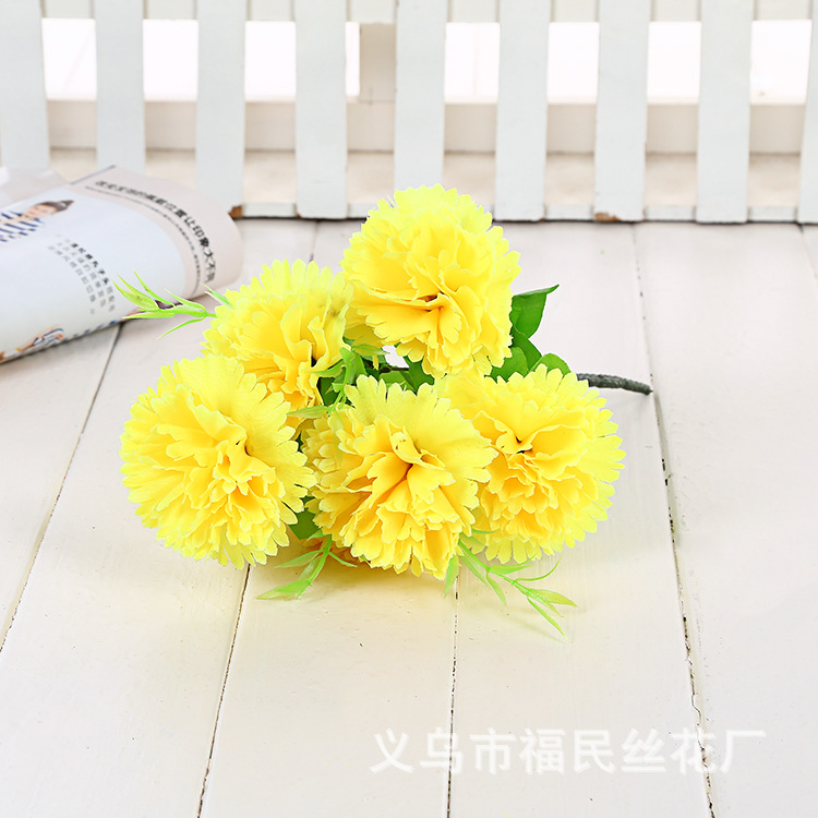 Factory direct sales and wholesale of high-end artificial flower bouquets, including chrysanthemums, roses, artificial flowers, silk flowers, 7 carnations undefined