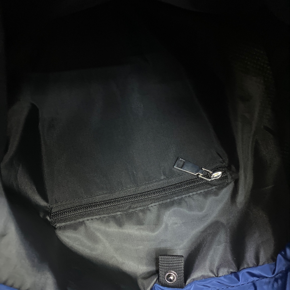 儿童休闲双肩包实物图