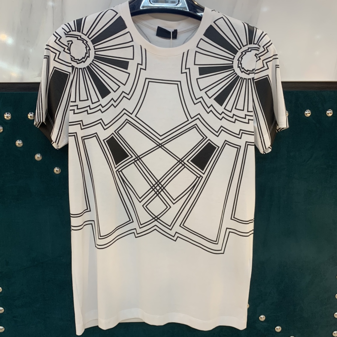 Round-neck short-sleeved shirt 10030