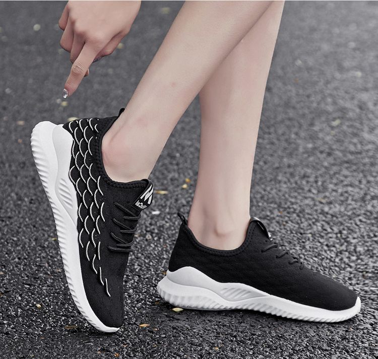 Autumn new women's shoes: Casual sports shoes, fashionable shoes, fish-scale women's shoes, versatile and comfortable, fly-woven shoes, breathable women's single shoes detail image 18