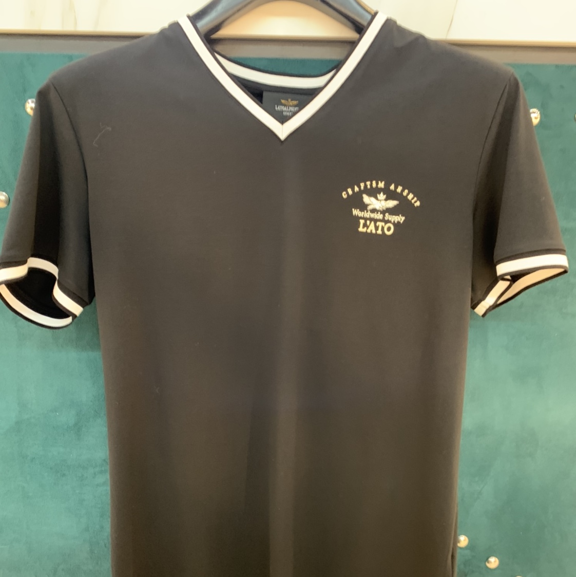 Round-neck short-sleeved shirt 10052