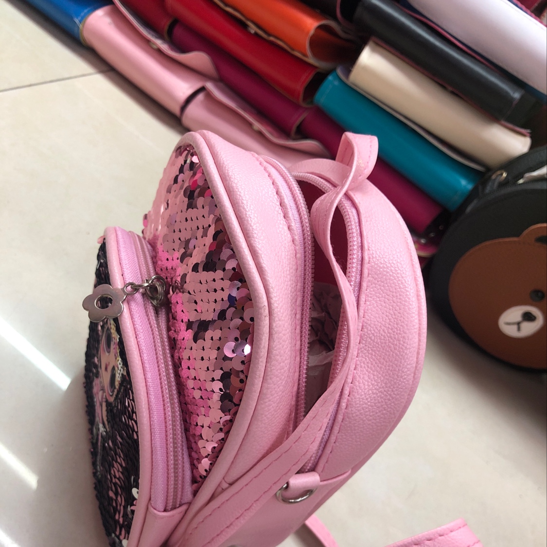 金喜娃娃小书包产品图