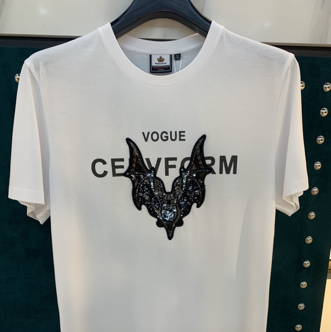 Round-neck short-sleeved shirt 10040