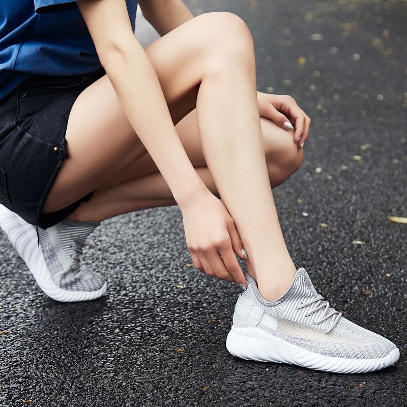 新款运动女鞋休闲运动鞋时尚鞋镂空女鞋百搭舒适飞织鞋透气女单鞋