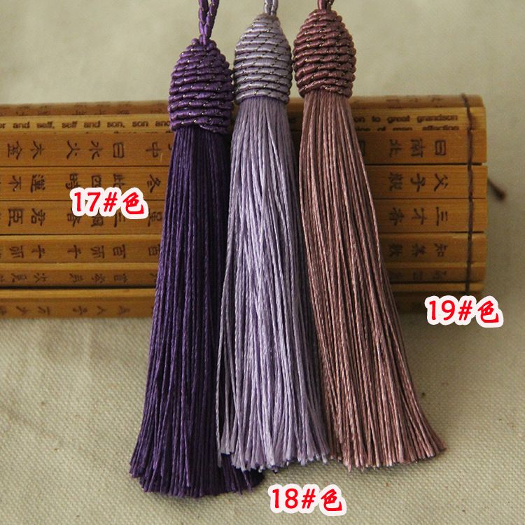 Dual Perspective of Material and Process: Interpretation of Design Essence of Vertical Tassel and Screw Ball