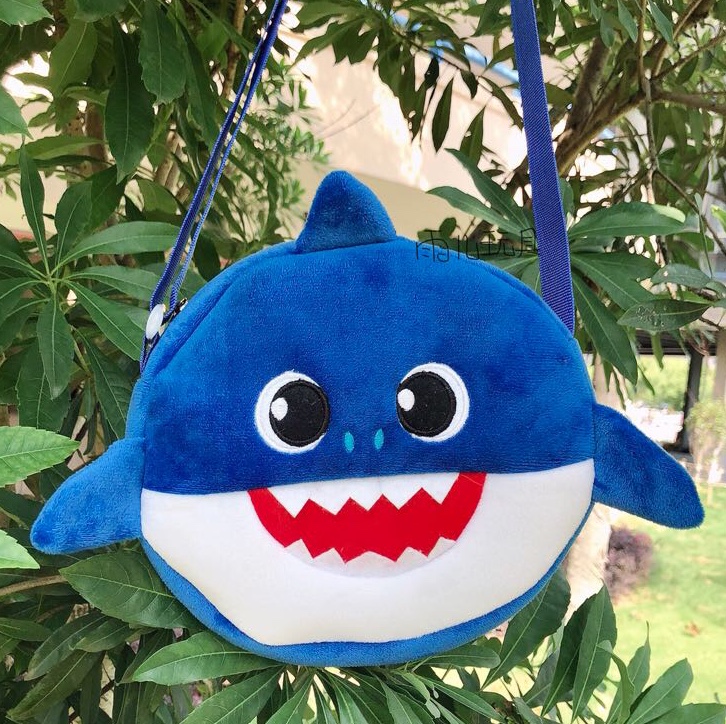 Soft toy bag baby shark shoulder bag Messenger bag Adjustable messenger bag messenger bag Cartoon messenger bag trend messenger bag