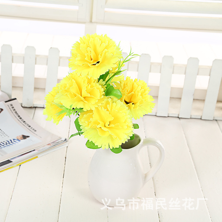 Factory direct sales and wholesale of high-end artificial flower bouquets, including chrysanthemums, roses, artificial flowers, silk flowers, 7 carnations Application Scenario