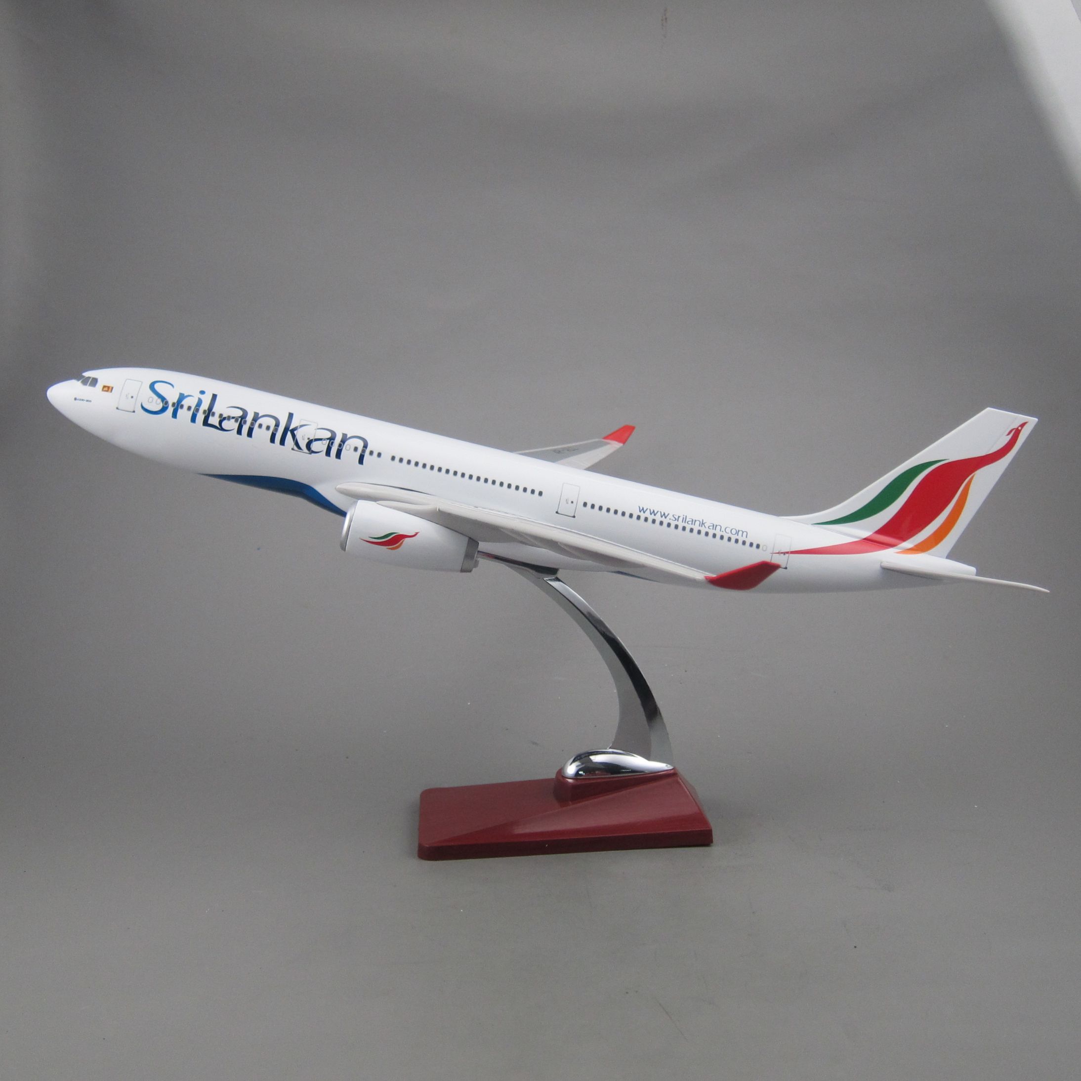 Aircraft model (47CM Sri Lanka Aviation A330) Synthetic resin aircraft model simulation aircraft model