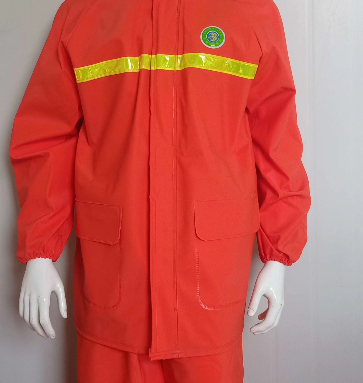 55丝拉毛里塑胶针织布雨衣套装主要用于海上魚船魚民防水防护用品