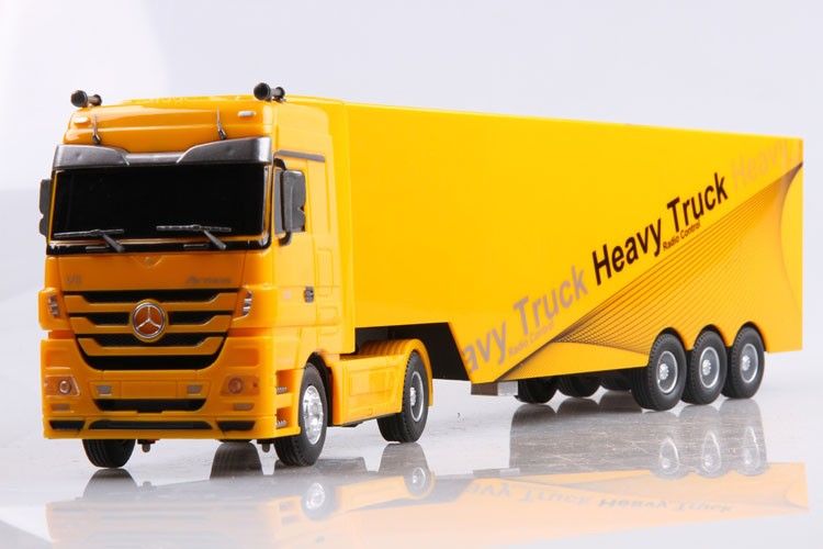 Mercedes-benz Truck toy thumbnail