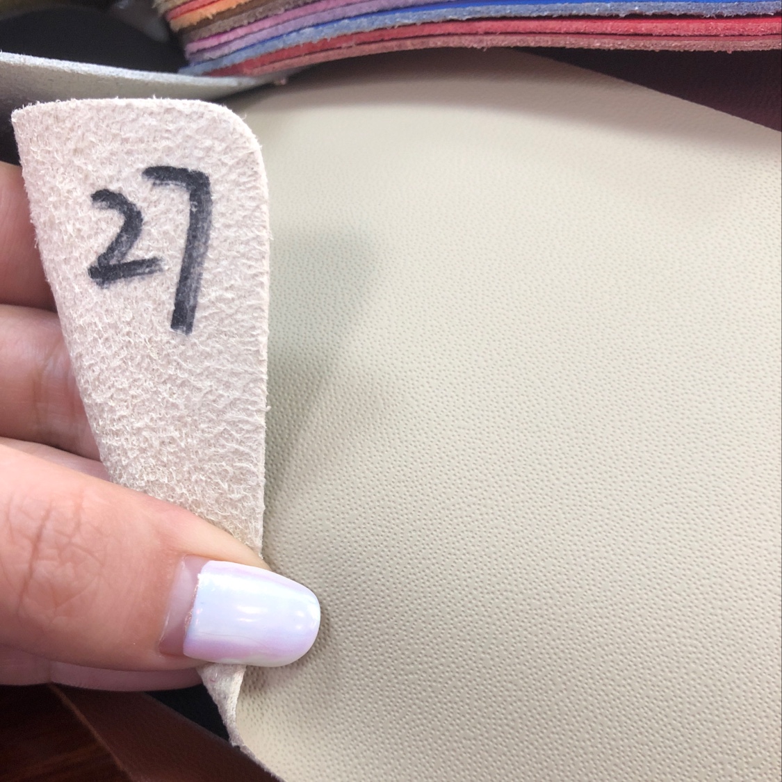 Super car leather factory direct sales R hot new PVC leather goods in large quantities high and low grade bags sofa 27 thumbnail