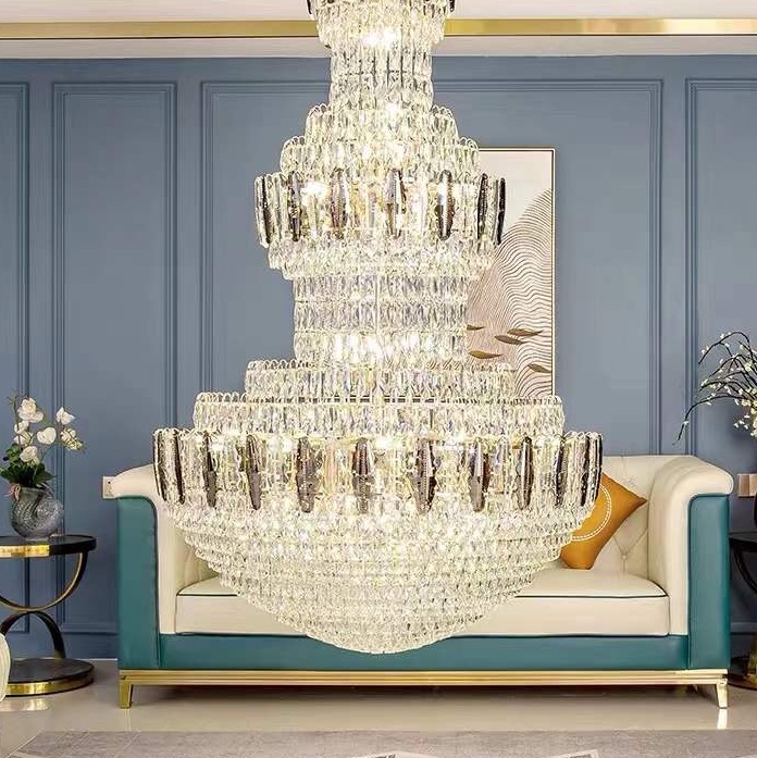 The European court-style decoration features elegant and noble chandeliers details Picture